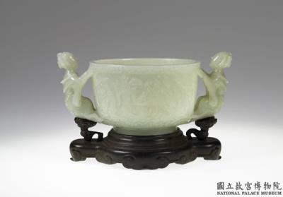 图片[2]-Jade vessel with handles in the shape of female immortals, Qing dynasty, Qianlong reign (1736-1795)-China Archive